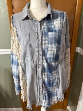 NWT Blue Velvet Light Blue and Cream Plaid Shirt Jacket Size S
